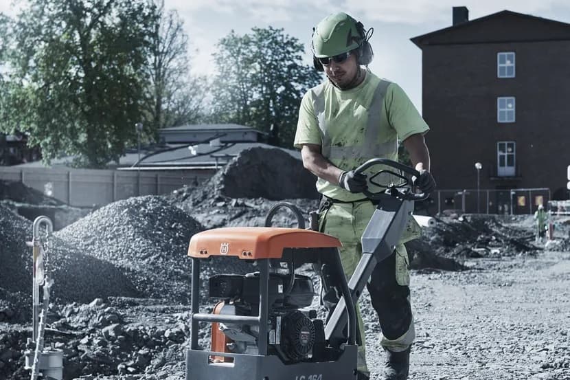 Husqvarna LG164 Zagęszczarka dwukierunkowa spalinowa 350 mm - Thumbnail 3