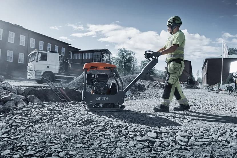 Husqvarna LG164 Zagęszczarka dwukierunkowa spalinowa 350 mm - Thumbnail 4